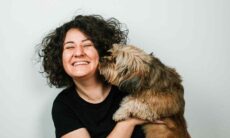 Veja como os pets ajudam donos no tratamento da depressão