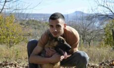 Pessoas acham relações com pets mais satisfatórias do que as com os melhores amigos, indica estudo